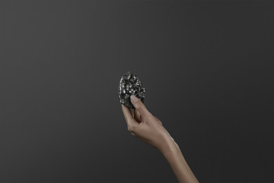 Sewelo (Photo credit: Louis Vuitton) (CNW Group/Lucara Diamond Corp.)